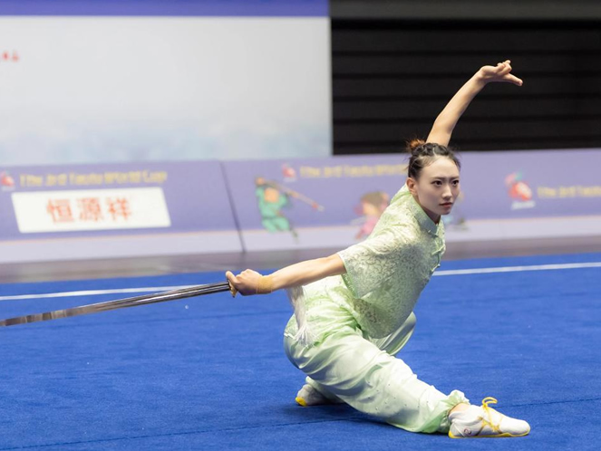 中国队8人8金完美亮相世界杯