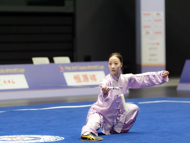 中国队8人8金完美亮相世界杯